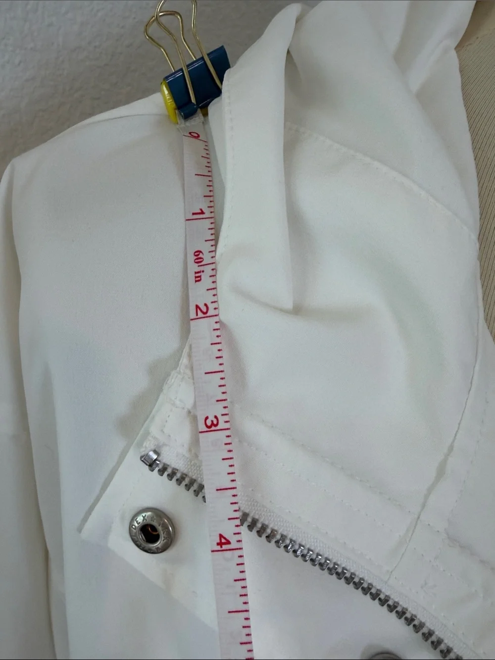 GU White Hooded Jacket - Picture 3 of 6